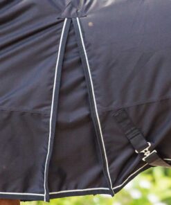 LAMI-CELL kaelusega õuetekk Bamboo hobusele, paksus 150g – hingav, veekindel, reguleeritavate rihmade ja bambusesöe voodriga. Must