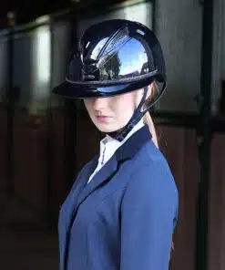 Lami-Cell Helmet Alicia. Ratsakiiver Alicia läikiva viimistlusega ja mustade kristallidega.