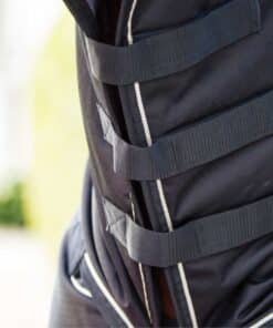 LAMI-CELL kaelusega õuetekk Bamboo hobusele, paksus 150g – hingav, veekindel, reguleeritavate rihmade ja bambusesöe voodriga. Must