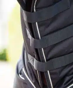 LAMI-CELL kaelusega õuetekk Bamboo hobusele, paksus 150g – hingav, veekindel, reguleeritavate rihmade ja bambusesöe voodriga. Must