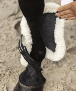 Lami-Celli Comfort Bamboo esijalakaitsmed hobusele, bambussöe tehnoloogia ja kunstlambakarvaga.