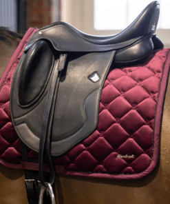 Koolisõiduvaltrap Galaxy Velvet 3D velvetist, 5 mm tiheda vahuga ja bambussöekiust voodriga.