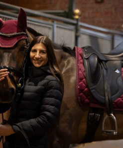 Koolisõiduvaltrap Galaxy Velvet 3D velvetist, 5 mm tiheda vahuga ja bambussöekiust voodriga.