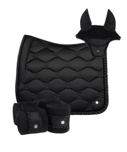 PS of Sweden koolisõiduvaltrap Ruffle – anatoomiline disain, volditud äär ja PS tsitaat.