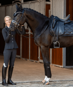 PS of Sweden koolisõiduvaltrap Ruffle – anatoomiline disain, volditud äär ja PS tsitaat.