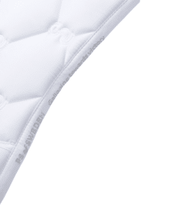 PS of Sweden koolisõiduvaltrap Ruffle – anatoomiline disain, volditud äär ja PS tsitaat.