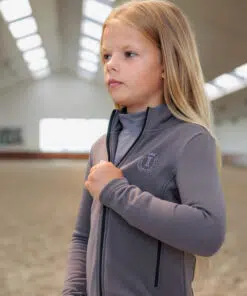 Imperial Riding laste ratsutamispusa Cashny kahe hobuse tikandiga