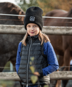 Mountain Horse Alp müts – must, lapsel peas, sooja voodriga ja MH logoga