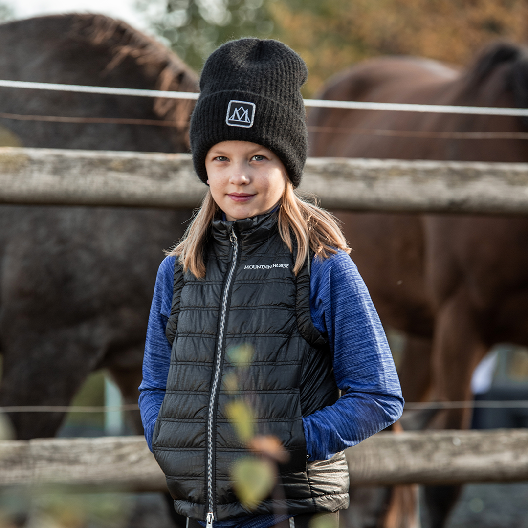 Mountain Horse Alp müts – must, lapsel peas, sooja voodriga ja MH logoga